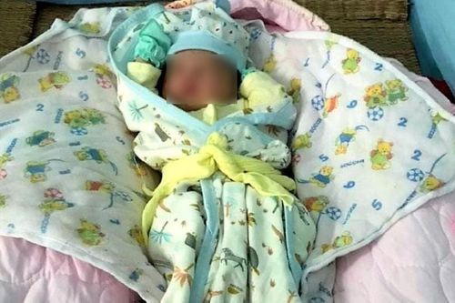 Trẻ sơ sinh bị bỏ rơi
