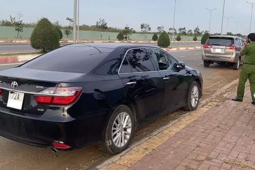 Cảnh báo tình trạng kẻ gian đập kính xe ô tô để trộm cắp tài sản