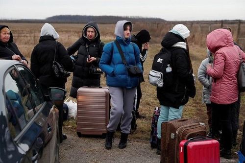 Bà con người Việt tại Ukraine cần chuẩn bị gì để lánh nạn sang nước khác