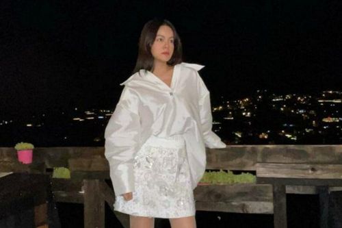 Giữa nghi vấn mang thai với trai trẻ, Phạm Quỳnh Anh dùng 'bảo bối' này giấu nhẹm bụng bầu