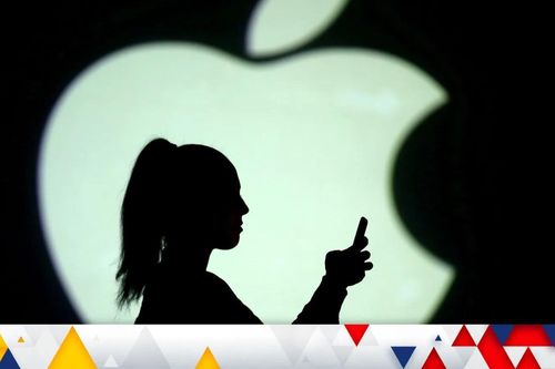 Apple, Ford ngưng bán trên thị trường Nga