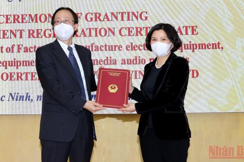 Bắc Ninh trao giấy chứng nhận đầu tư mở rộng cho Công ty Goertek Vina