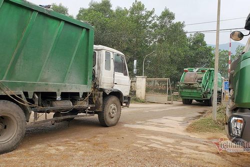 Tài xế chở chất thải đâm chết người nhặt rác