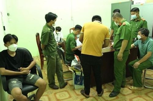 Khởi tố nhóm thiếu niên 16 tuổi đâm nam sinh lớp 9