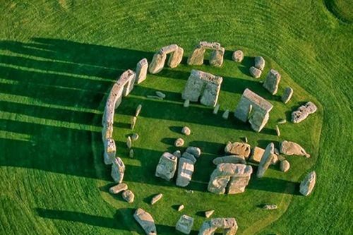 Quần thể Stonehenge là một loại lịch Mặt trời