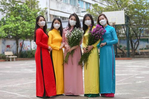 Cô giáo Hà thành duyên dáng hưởng ứng 'Tuần lễ Áo dài'
