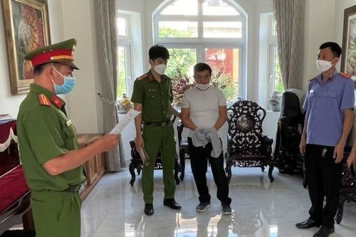 Bắt nguyên Tổng giám đốc công ty cổ phần kinh doanh nhà Phước Thái