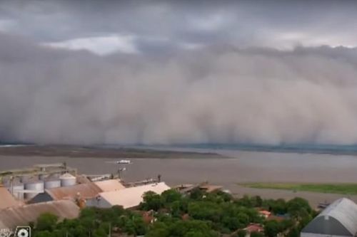 Đám mây tro bụi bủa vây miền Nam Paraguay