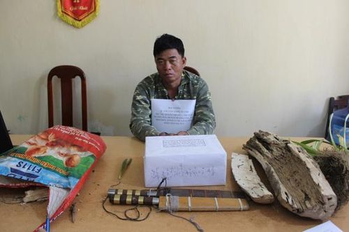 Giấu 9.000 viên ma túy và nửa bánh heroin trong gốc địa lan