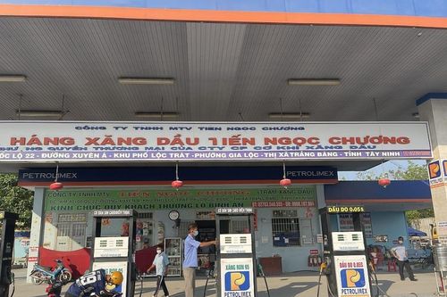 Giảm lượng xăng bán ra, một cửa hàng xăng dầu tại Tây Ninh bị xử phạt 15 triệu đồng