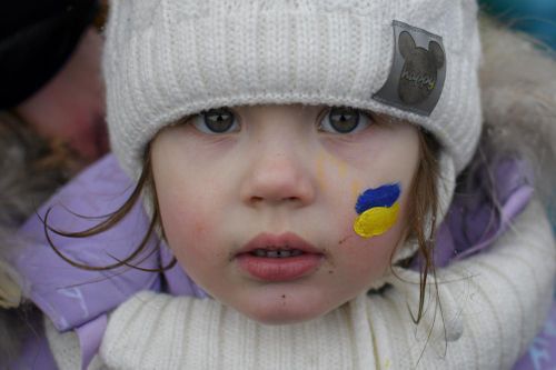 Người Ukraine sơ tán: Tôi an toàn rồi nhưng lại cảm thấy có lỗi