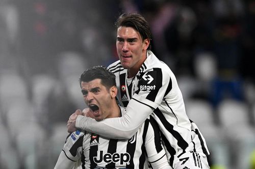 Juventus giúp cuộc đua vô địch Serie A thêm gay cấn