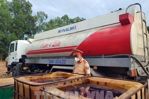 Vụ tái chế dầu DO giả ở Bà Rịa-Vũng Tàu: Tạm đình chỉ công tác Bí thư và Chủ tịch xã