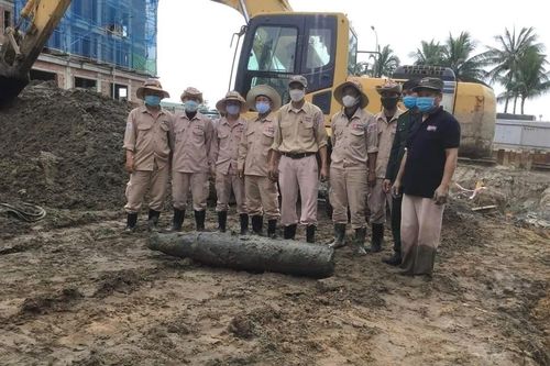 Quảng Bình: Phát hiện quả bom nặng gần 230 kg từ thời chiến nằm gần chợ dân sinh sầm uất
