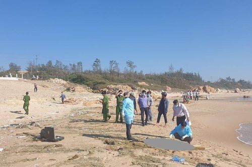Phát hiện thi thể nạn nhân trên bờ biển Thuận Thành