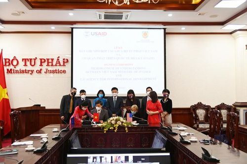 Nâng cao năng lực giải quyết tranh chấp thương mại và đầu tư ngoài Tòa án tại Việt Nam