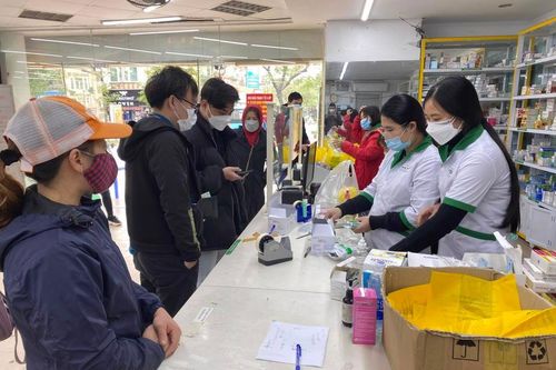Nhiều loại thuốc hô hấp 'cháy hàng', còn Molnupiravir bán tràn lan