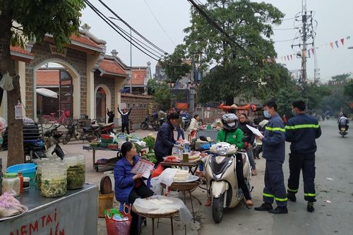 Hơn 400 tiểu thương thị xã Sơn Tây được trang bị kỹ năng chữa cháy, thoát nạn