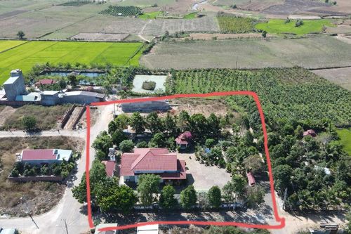 Vụ 'Vợ nguyên Bí thư Thành ủy Kon Tum có mảnh đất 4 mặt tiền': Chủ đất sướng, hàng xóm khổ