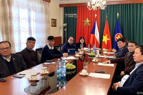 Tình hình hỗ trợ người Việt từ Ukraine sơ tán sang các nước lân cận