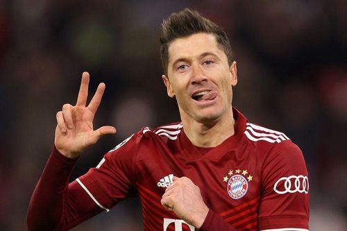 Lewandowski lập hat-trick, Bayern vào tứ kết với tổng tỷ số 8-2