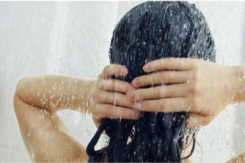 Bệnh nhân Covid-19 nào có thể tắm gội?
