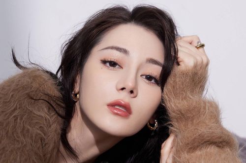 Bước đi mới của Địch Lệ Nhiệt Ba ở tuổi 30