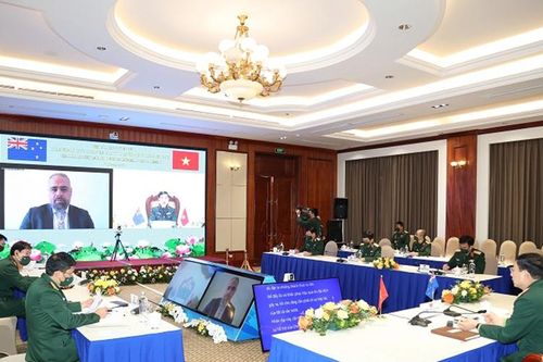 Bộ trưởng Quốc phòng Phan Văn Giang điện đàm với Bộ trưởng Quốc phòng New Zealand