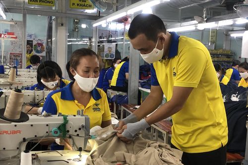 Áp lực giá, phí: Doanh nghiệp điêu đứng