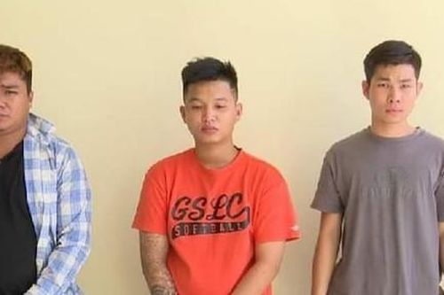 Hai nhóm thanh niên dùng hung khí hỗn chiến náo loạn khu phố