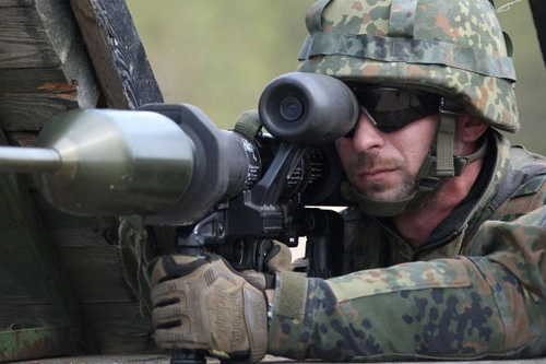 Uy lực súng phóng lựu chống tăng Panzerfaust 3
