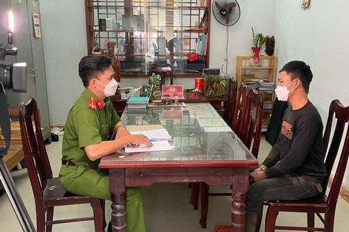 Đâm bạn trọng thương rồi cướp xe bỏ trốn