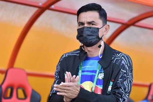 HLV Kiatisak hài lòng khi Hoàng Anh Gia Lai hòa Viettel 2-2
