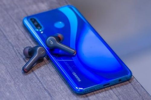 Khủng hoảng Ukraine: Hai giám đốc Huawei ở Anh từ chức để phản đối công ty vì không lên tiếng