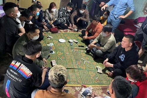 Triệt phá ổ nhóm dùng trang trại để tổ chức đánh bạc