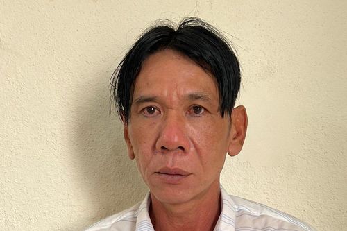 Kẻ trộm khoắng sạch tài sản còn lấy thêm chai nước hoa