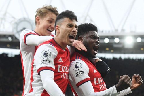 Arsenal lấy lại vị trí thứ 4 từ tay MU