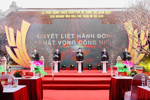 Xây dựng môi trường văn hóa cơ sở và công tác tổ chức cán bộ