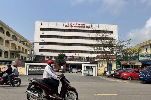 Hà Tĩnh: Bệnh nhân rơi từ tầng 6 bệnh viện xuống đất tử vong