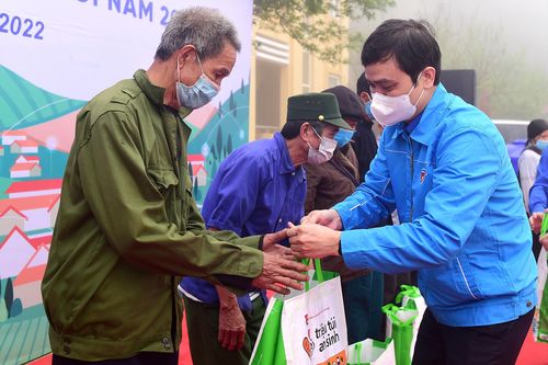 Cao điểm Tình nguyện xây dựng nông thôn mới