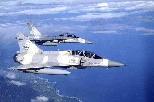 Đài Loan (Trung Quốc): Tiêm kích Mirage 2000 lao xuống biển