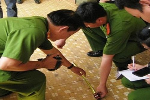 Người đàn ông tử vong với nhiều vết đâm trong phòng bếp nhà bạn nhậu