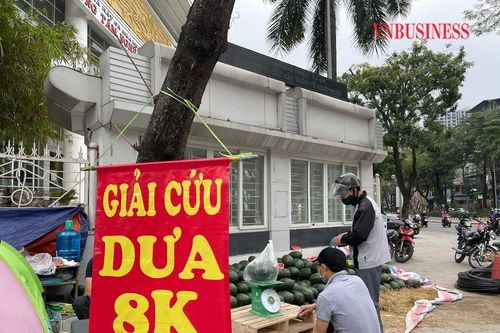Tràn ngập nông sản quay đầu từ cửa khẩu về đường phố Hà Nội