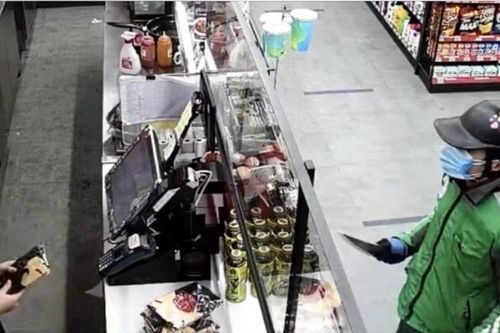 Toàn cảnh quá trình gây án manh động của tên cướp tiền ở cửa hàng Circle K
