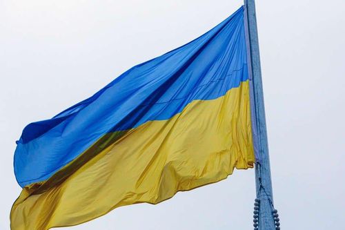 Quốc kỳ Ukraine ở quảng trường Melitopol bị hạ