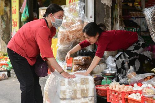 Hàng hóa ở chợ đồng loạt tăng giá