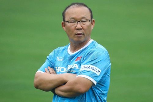 HLV Park: 'Không hiểu sao xếp đá bù V.League lúc tuyển hội quân'