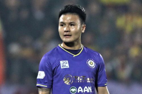 HLV Văn Sỹ: 'Giá của Quang Hải là cao nếu ở V.League'