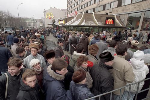 McDonald's tạm thời đóng cửa toàn bộ 850 cửa hàng tại Nga