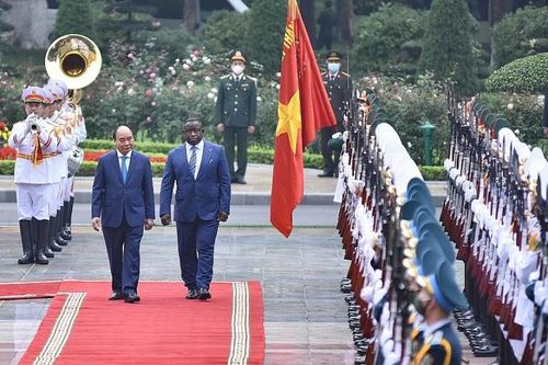 Việt Nam - Sierra Leone: Coi kinh tế là lĩnh vực hợp tác trọng tâm